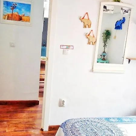 Bright With Ac And Rooftop Terrace In The Heart Of Homestay *