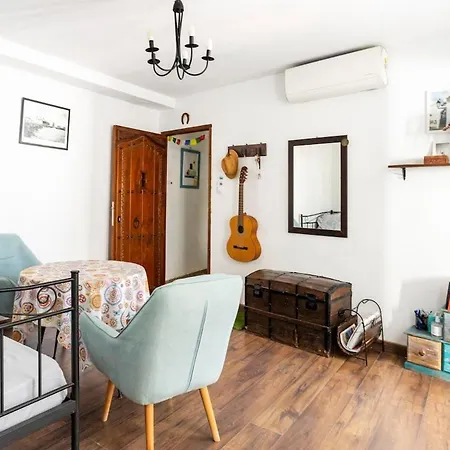 Homestay Bright With Ac And Rooftop Terrace In The Heart Of