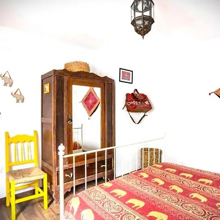 Homestay Bright With Ac And Rooftop Terrace In The Heart Of *
