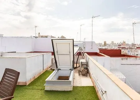 Bright With Ac And Rooftop Terrace In The Heart Of Homestay Cadiz