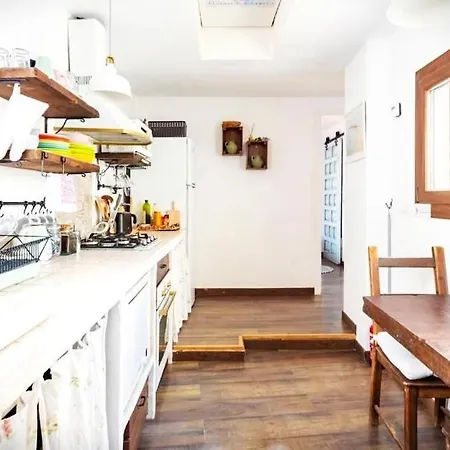 Bright With Ac And Rooftop Terrace In The Heart Of Homestay Cadiz