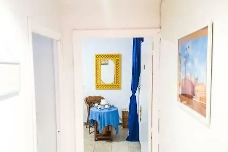 Bright With Ac And Rooftop Terrace In The Heart Of Homestay