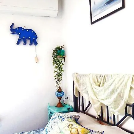 Bright With Ac And Rooftop Terrace In The Heart Of *